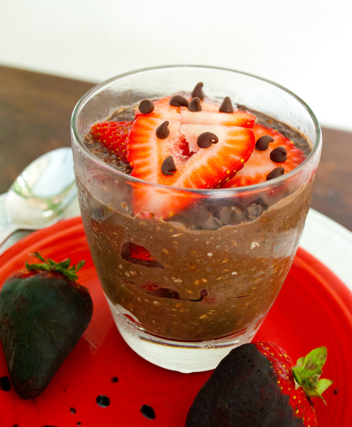 Chocolate Covered Strawberry Overnight Oats * Slim Pickin's Kitchen