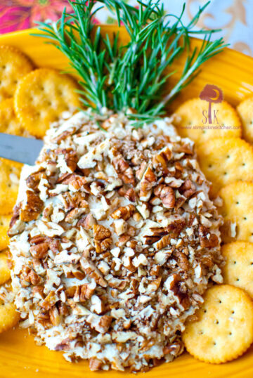 Sweet & Savory Pineapple Pecan Spread