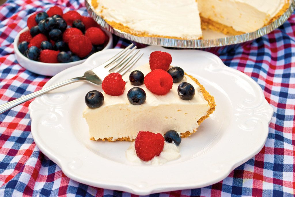 Raspberry-Cheesecake-Yogurt-Pie