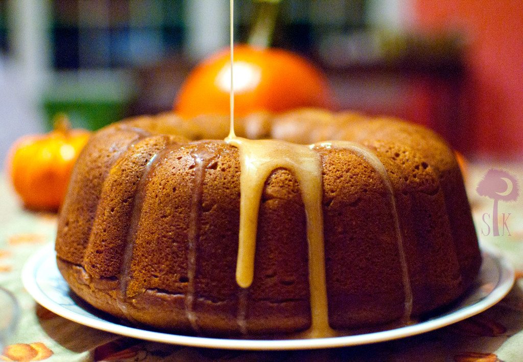 Pumpkin-Pound-Cake-with-a-Cinnamon-Apple-Cider-Glaze