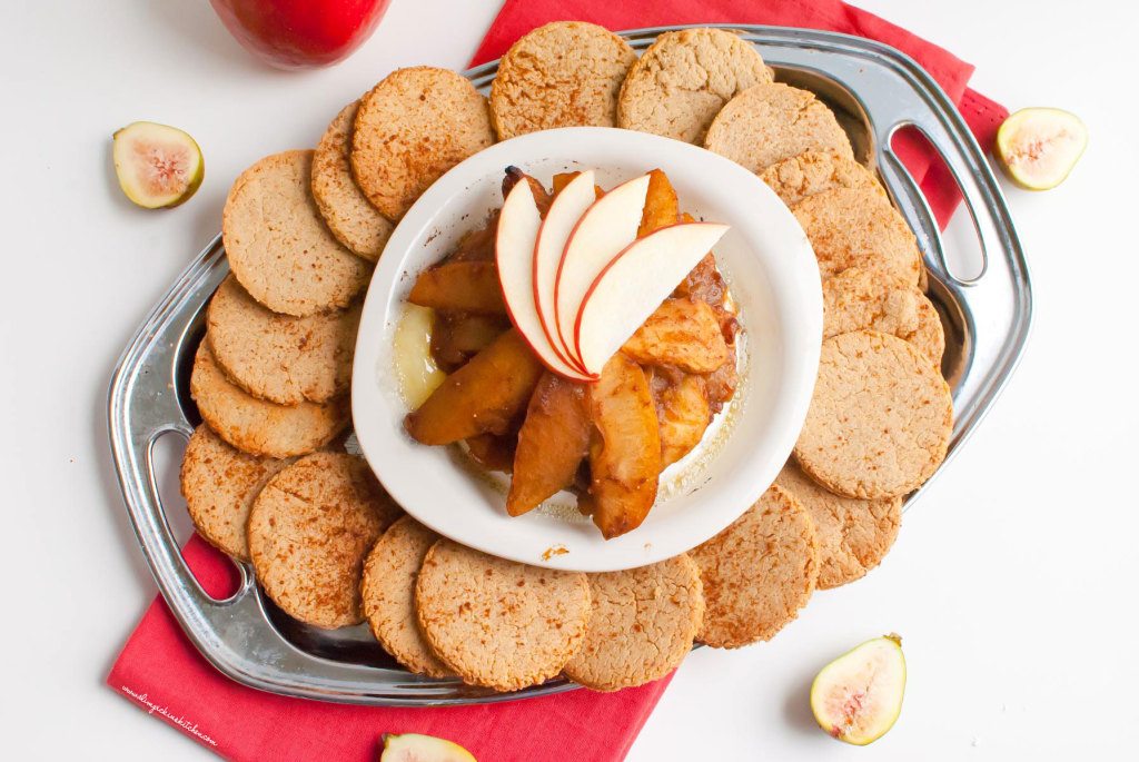 Baked Brie w/ Vanilla Cardamom Spiced Apples & Gluten Free Cinnamon Crackers