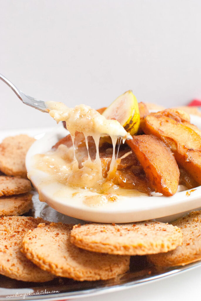 Baked Brie w/ Vanilla Cardamom Spiced Apples & Gluten Free Cinnamon Crackers