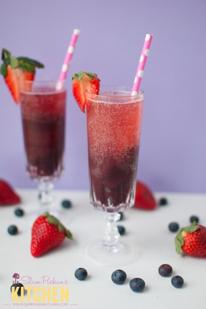 Blueberry Moscato Sparklers * Slim Pickin's Kitchen