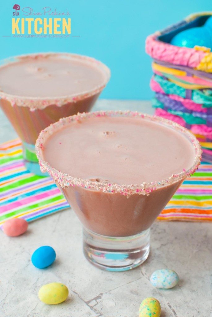 Robin Eggs Chocolate Malt Martini : The classic flavors of the chocolate malt Easter Candy, Robin Eggs, are blended together to make this delicious chocolate malt martini * www.slimpickinskitchen.com