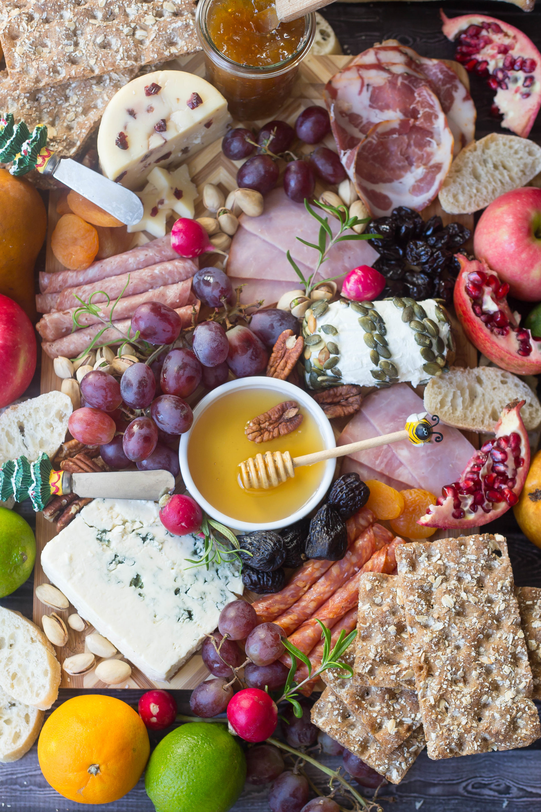 Christmas Charcuterie Board | Easy Holiday Appetizer