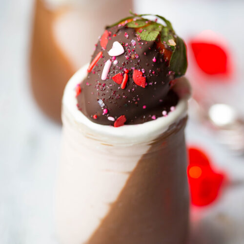 Easy Chocolate Covered Strawberry Pots de Creme | Easy Chocolate Pots de Creme