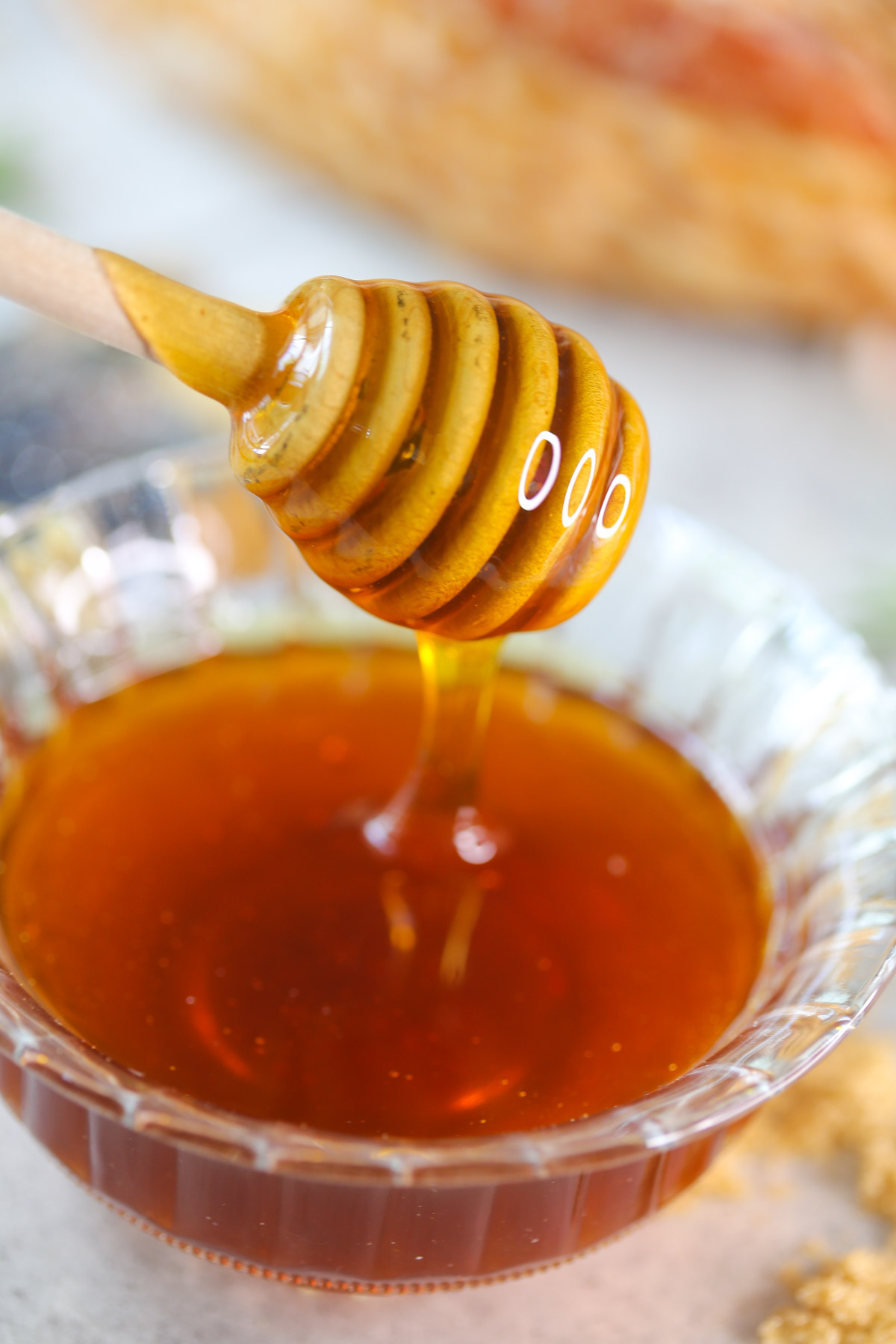 Drizzling honey